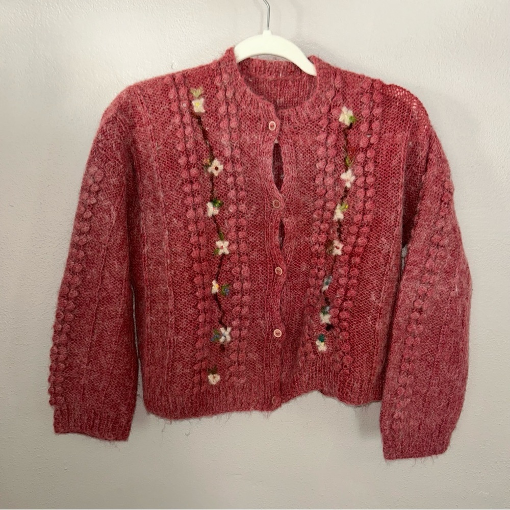 VTG WOOL blend granny core  floral Knit cardigan sweater